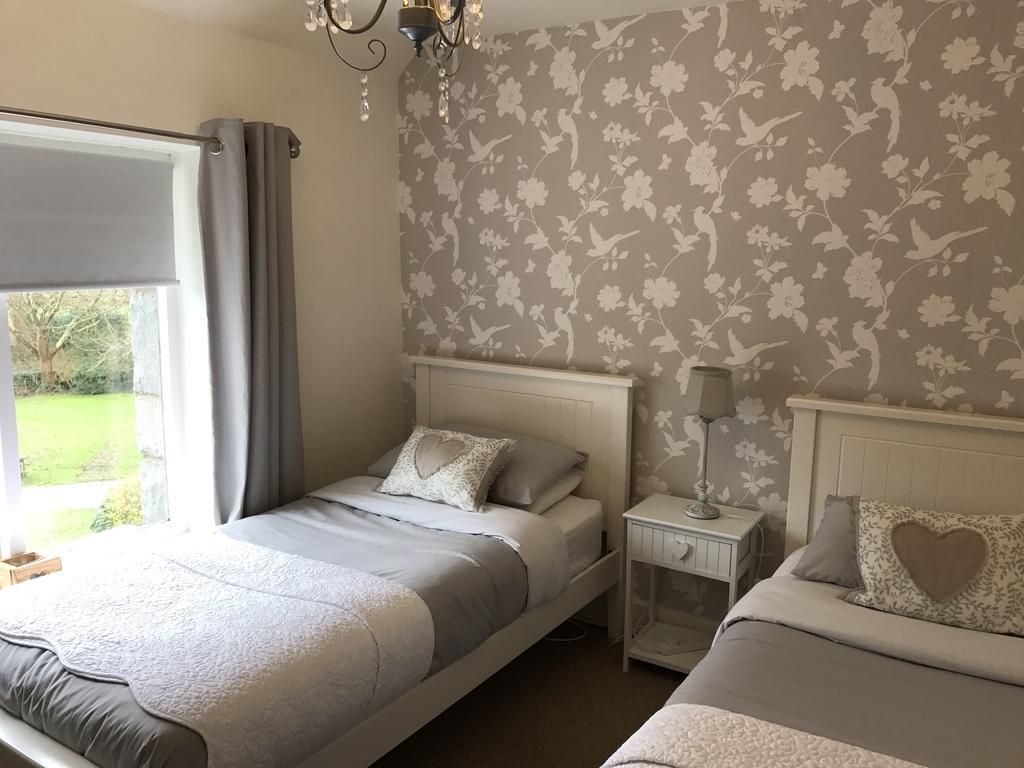 Ty Mawr Hotel Лланбедр Экстерьер фото